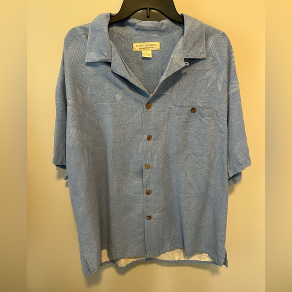 Island Republic Men’s Blue Hawaiian Shirt 100% Silk Size XL - Picture 1 of 4